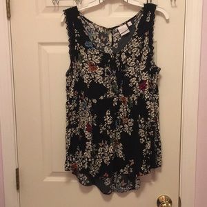🌟 Floral Lauren Conrad Shirt